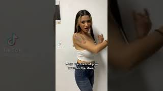 おっぱいでかいし乳首みえてるやんwww