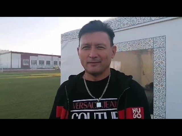 Азнакайлыларны бәйрәм белән Татарстанның һәм Башкортстанның атказанган артисты Әнвәр Нургалиев котлый