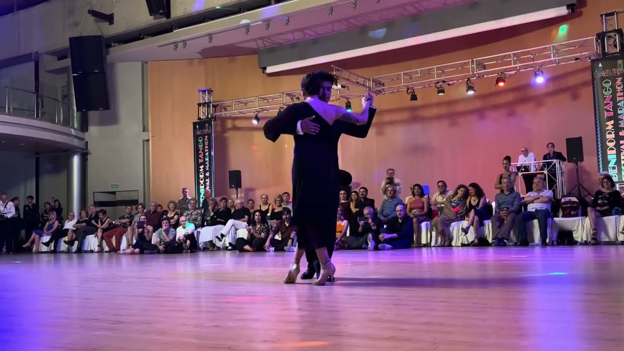 Video thumbnail for Sebastian Achaval  y Roxana Suarez ~ "Oigo Tu Voz"  Campos/Tanturi Mayo 2023 Benidorm Tango Festival
