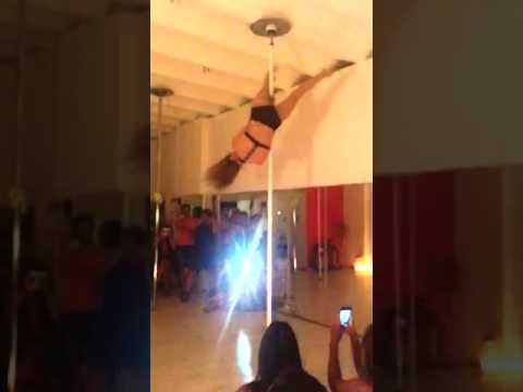 PoleDanceMarseille : Démo Bénédicte Rinaldi (Apéro de fin d'année 2017)