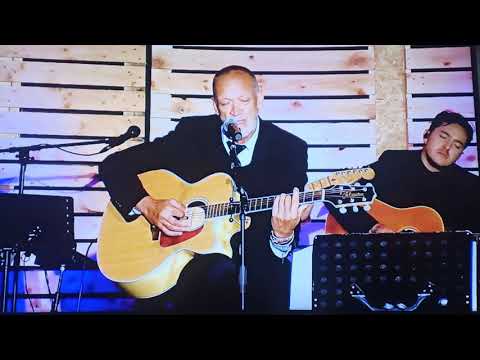 Grassade gesing deur Dozi by Theuns Jordaan se begrafnis