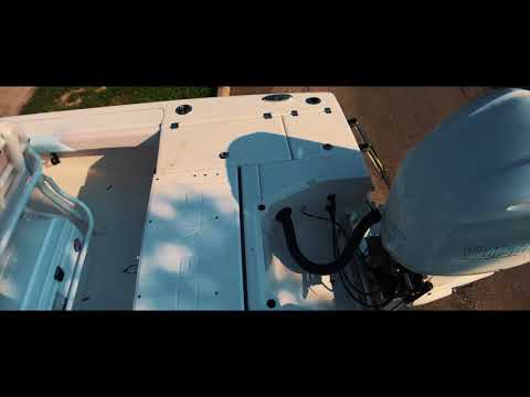 2019 ROBALO 246 CAYMAN