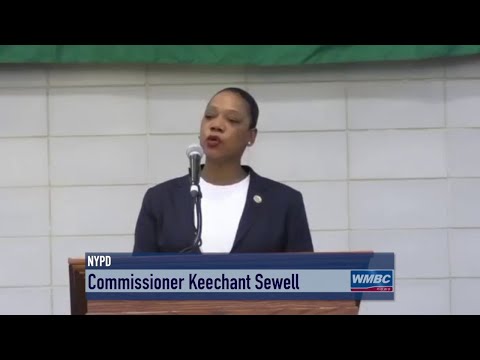 N. Y. P. D. Officers Receive Their New Promotions