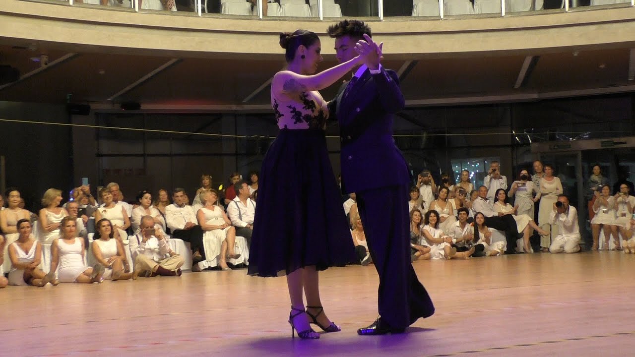 20220429 Sebastian Achaval & Roxana Suarez 2 de 4