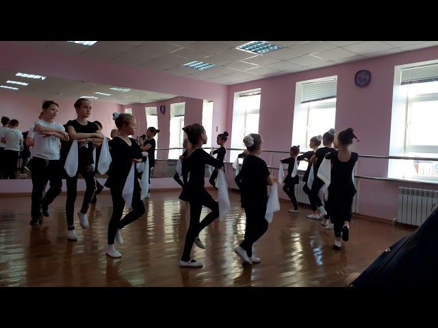 Сәнгать мәктәбендә зачет тапшыралар