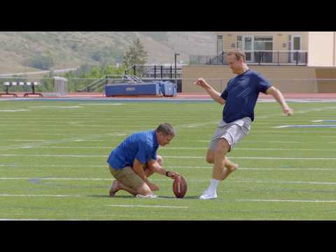 Peyton Manning Meets the Kicker Behind the Patriots Dynasty