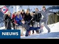 Koninklijke familie poseert geduldig voor fotomoment - OMROEP WEST