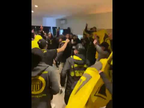 "TEMA EXPLENDIDO DEL CLUB ATLÉTICO PEÑAROL" Barra: Barra Amsterdam &bull; Club: Peñarol
