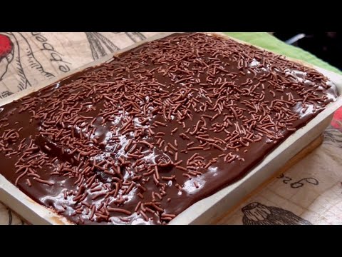 QUICK AND EASY CHOCOLATE CAKE | FLUFFY and MOIST dough