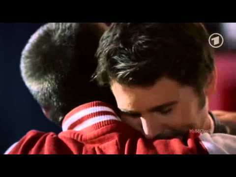 Why I love Chrolli ? - Olli jumps to Chris's neck