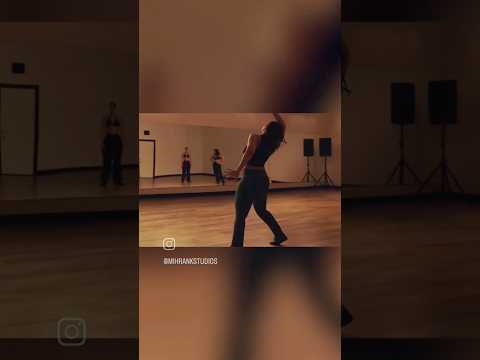 🎥 @chloebaileywashere rehearsing for the #PrayItAway music video! ✨🙏 We love seeing these! 😎