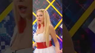 Download lagu Stai asa ca #lorennamusic #lorenna nu i asa … Ia de aici slanina si porodici😂😂😂 mp3