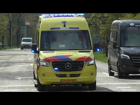 [Primeur] Ambulance 21-102 met spoed naar een melding in Oss