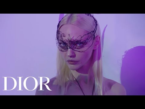 Spring-Summer 2018 Haute Couture show - Christian Dior Surrealist Ball thumnail