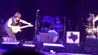 Lukas Nelson Rocks Out