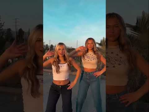 BOUNCE WHEN SHE WALK🙌 #shorts