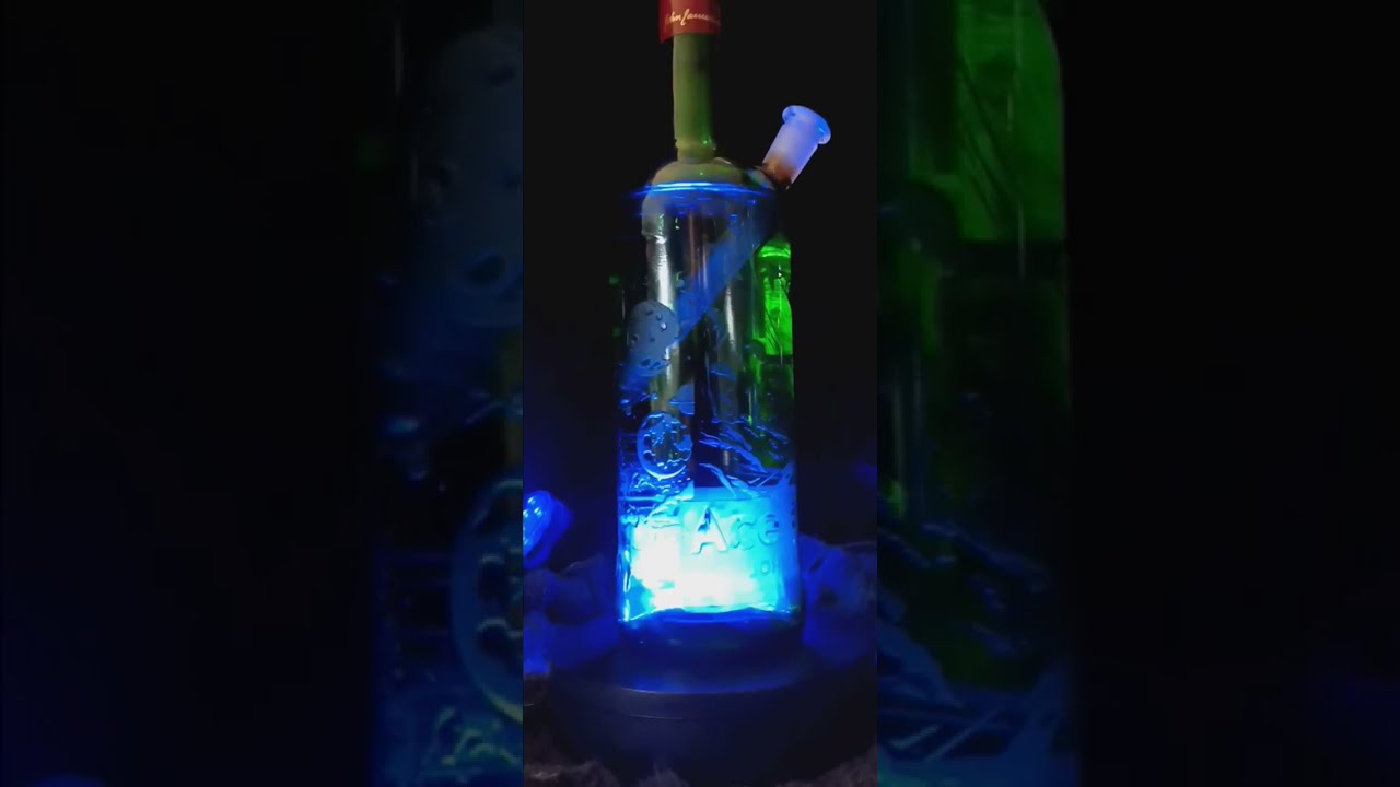 Video: Axe Deadeye's SpaceMan Glass Art - Custom