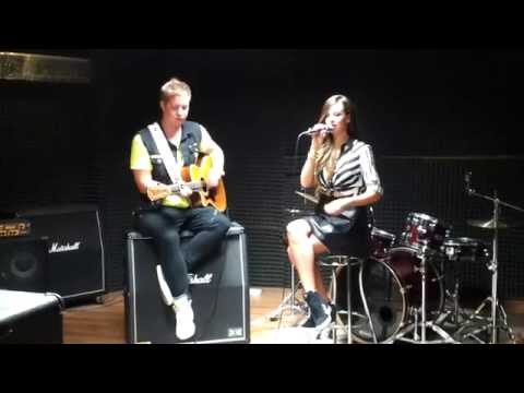 Asia Ash "We Can't Stop" Miley Cyrus cover (live)