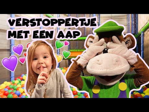 IN EEN GESLOTEN SPEELTUIN VERSTOPPERTJE SPELEN !!