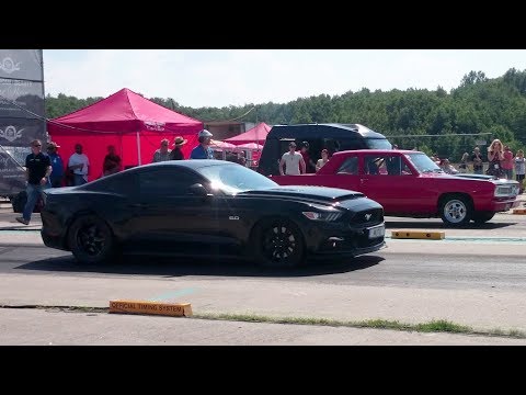 '69 Plymouth Valiant vs 2017 Ford Mustang GT 5.0 Supercharged 1/4 mile drag race