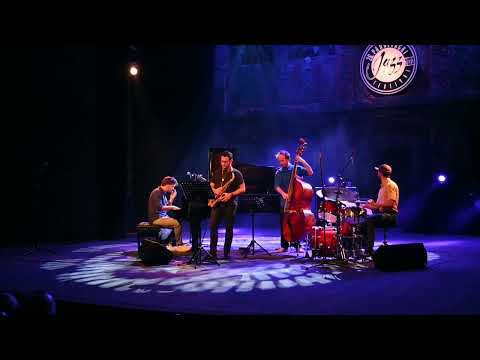 Alessandro Lanzoni Trio feat. Francesco Cafiso    03.11.2023