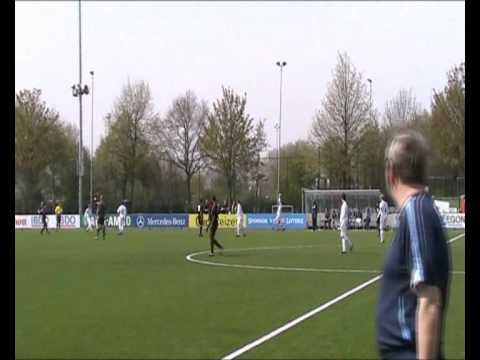 Ajax C1 - FC Groningen C1 1ste helft 24-4-2010.wmv