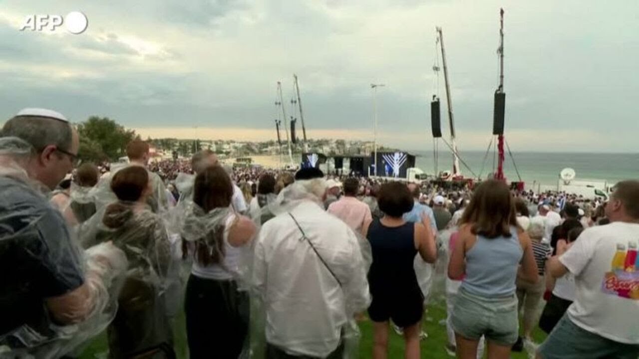 In Australia un minuto di silenzio per le vittime di Bondi beach