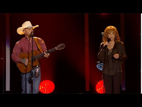 Cody Johnson & Reba McEntire - Whoever's in New England (CMA Fest 2023)