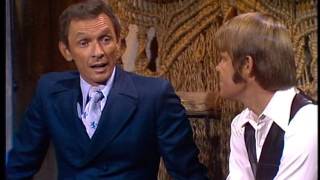 Mel Tillis, Glen Campbell, & Minnie Pearl - The Glen Campbell Goodtime Hour (1972) - Auctioneer