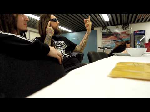 Never Left Behind - Brian "HeAd" Welch checks Never Left Behind