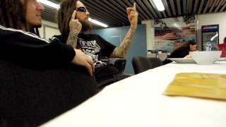 Video Brian "HeAd" Welch checks Never Left Behind