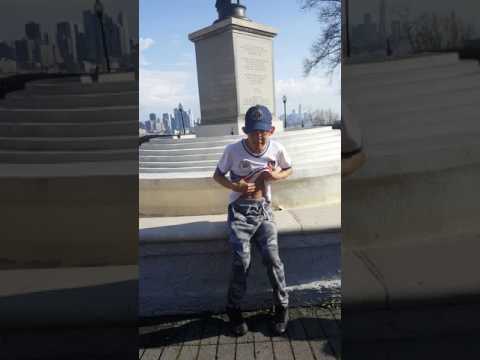 Jared y jafet en el parque.