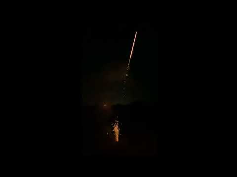 Πυροτέχνημα σφυρίχτρα 100 βολών Saturn Missile 100s-thumb-1