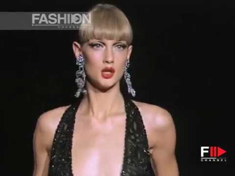 "Valentino" Fashion Show Haute Couture Women Autumn Winter 2003 2004 Paris 3 of 5