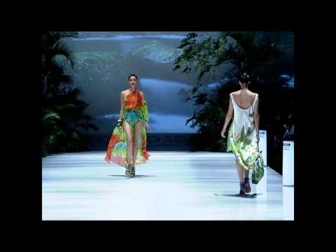 21 oct - 9:45 pm - PASARELA HERNAN ZAJAR