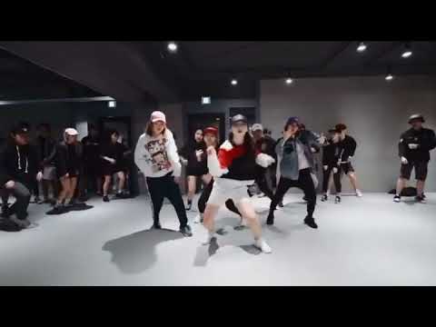 HOOD GO CRAZY tech N9ne feat.2 chainz, b.o.b