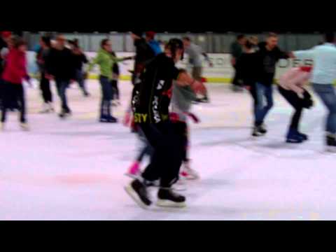 Bombonierka lodowisko moonwalk