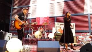 Amaral, salir corriendo acústico 2016