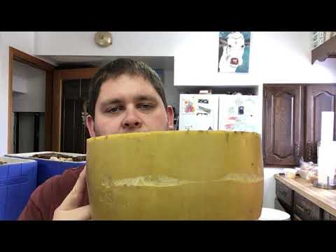 Processing comb and rendering beeswax
