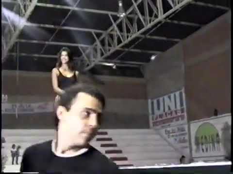 Mulheres Retrô: Desfile Garota 1996