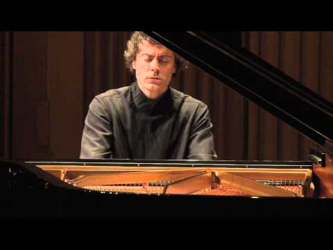 Paul Lewis‐Schubert：Klavierstücke in E flat minor D946 no.1