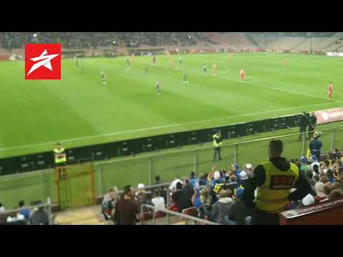 Navijaci skandiraju Emiru Spahicu