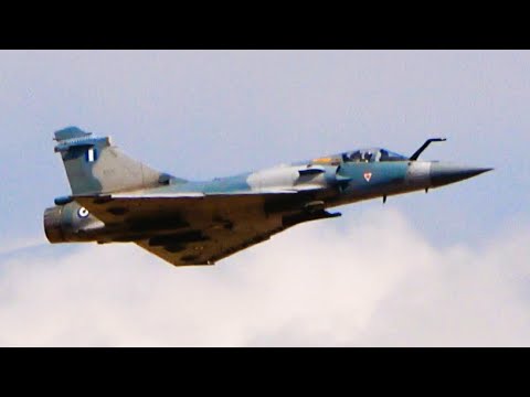 Hellenic Air Force Mirage 2000 Dogfighting Display [4K]