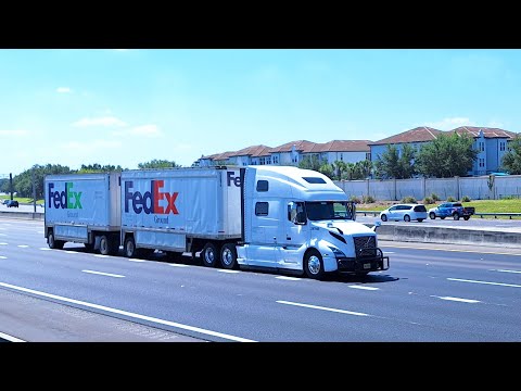Trucks and Cars Passing by on the Highway - Traffic Ambience | Road Noise 2 Hours