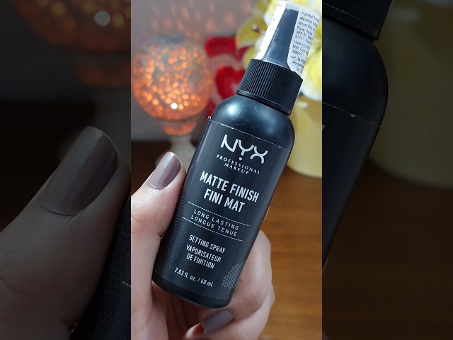 Vídeo relacionado con NYX Professional Makeup Spray fijador Makeup Setting Spray, Larga duración, Ligero, Fórmula vegana, Acabado Matte, 60 ml