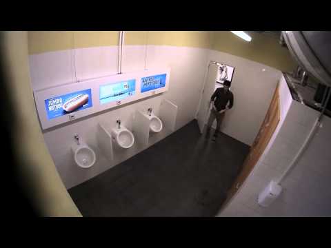 Pegadinha LG: Banheiro Masculino (LG IPS Monitors)