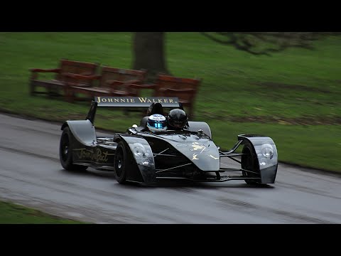 Mika Hakkinen driving the Caparo T1 in Edinburgh!