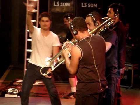 A mais de mil video