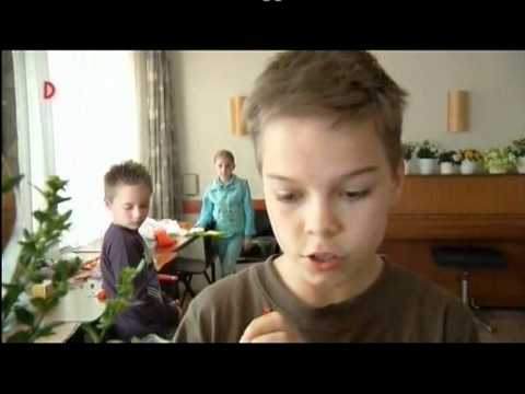 Palmpasen stokken maken Verrezen Christuskerk Dordrecht