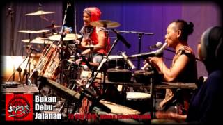 Download lagu SAWUNG JABO & SIRKUS BAROCK # MELANGKAH ADALAH KE DEPAN mp3